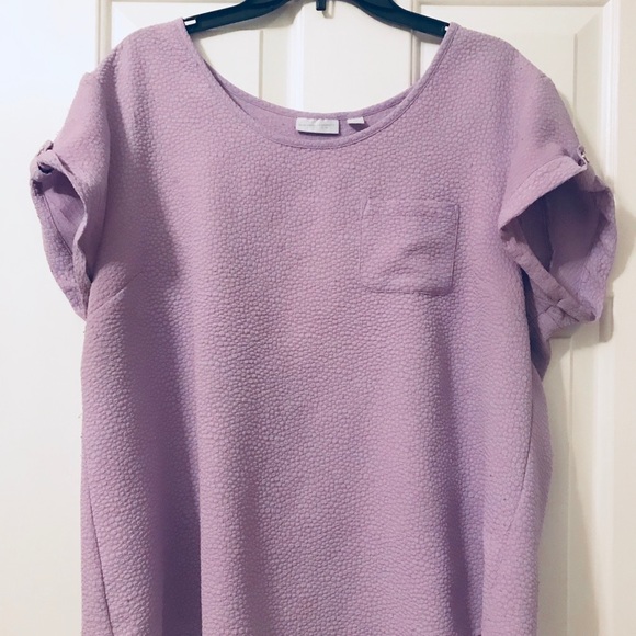 New York & Company Tops - Spandex lavender shirt